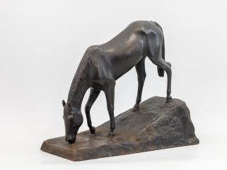 Скульптурная композиция "Лошадь-кобылица на водопое"