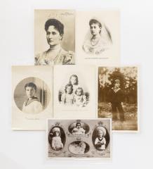 Сет из тринадцати открыток с членами царской семьи.