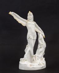 Скульптура «Балерина в роли аиста»