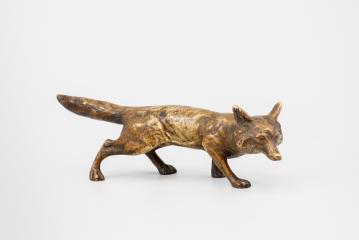 Скульптура " Крадущаяся лиса"