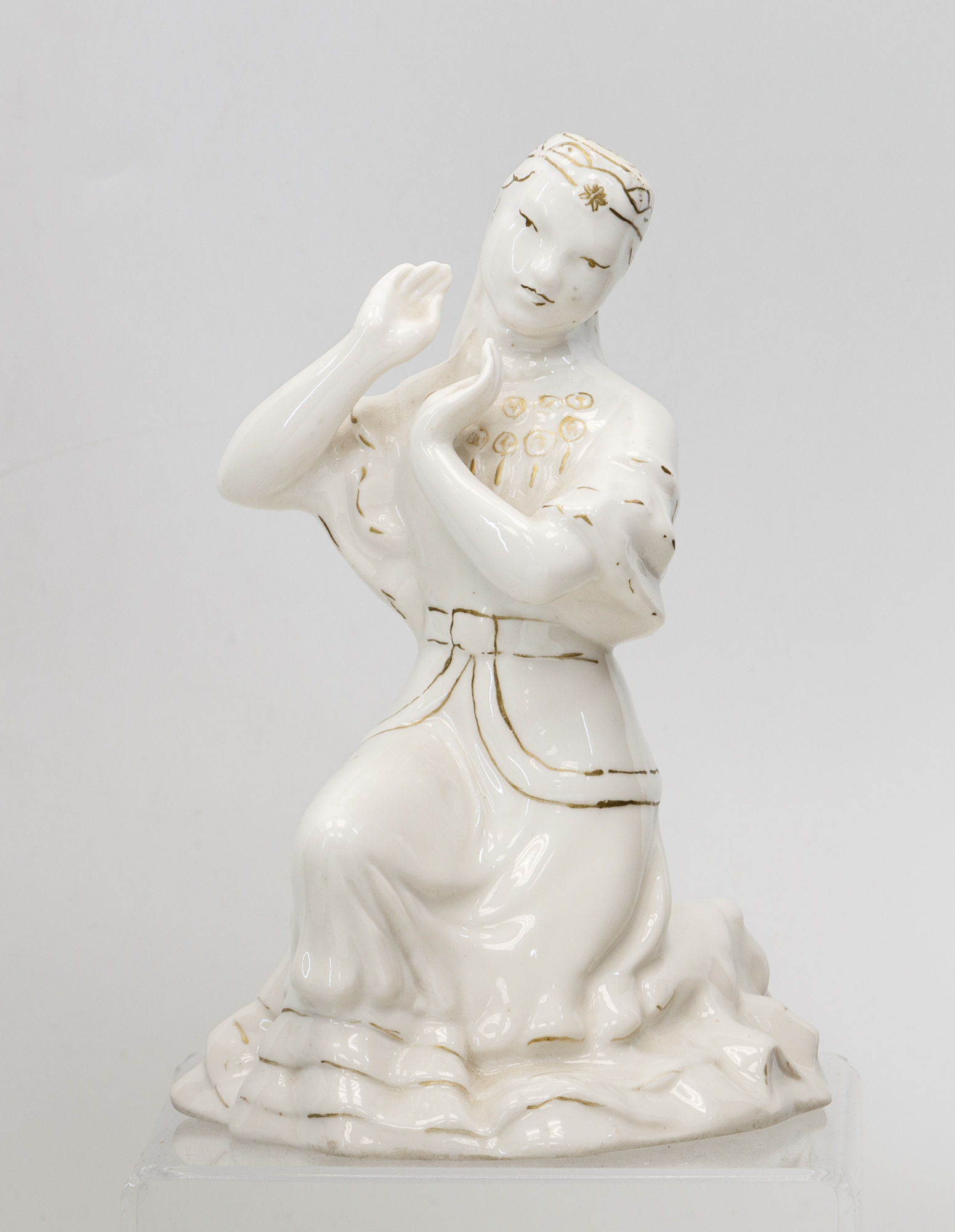 Скульптура «Танцующая Казашка»