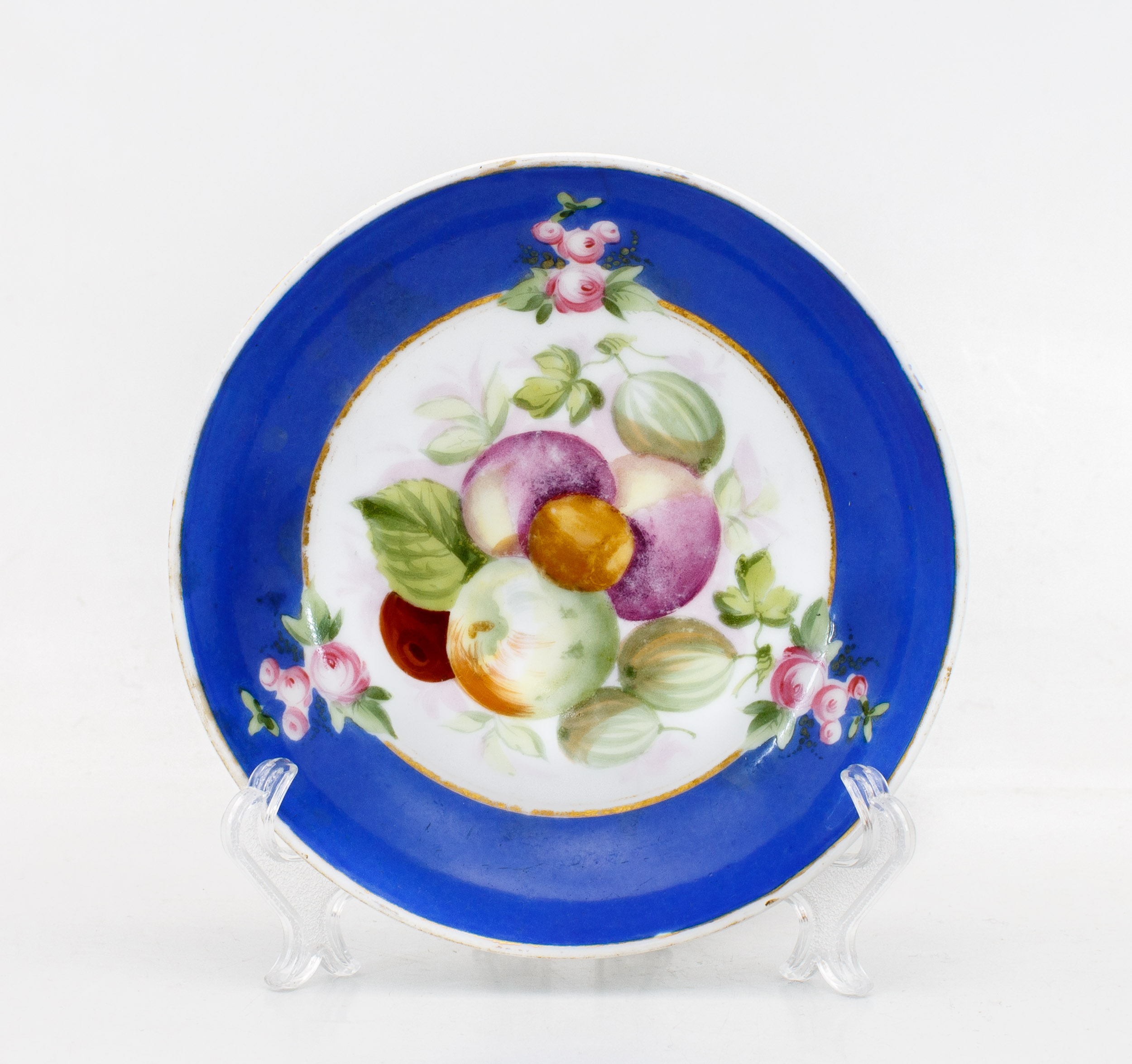 Блюдце с синим крытьем и изображением фруктов на зеркале