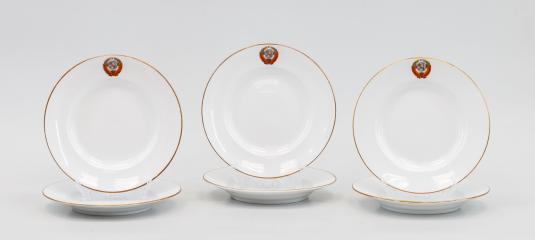 6 тарелок из Кремлевского сервиза с декором первого образца создания сервиза