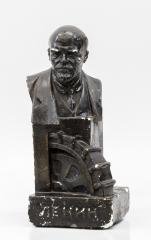 Скульптура «Бюст В. Ленина»