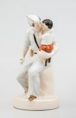 Скульптура «Испанский солдат с ребенком»