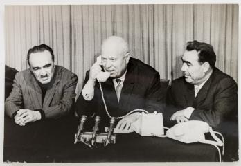 Фотография с Н. Хрущевым, Л. Брежневым и А. Микояном.