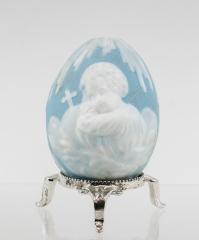 Яйцо пасхальное с изображением херувимов