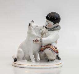 Скульптура «Якут с собакой»