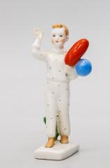 Скульптура «Мальчик с шариками» из серии «Счастливое детство»