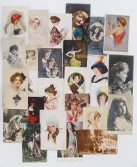 Сет из 32 открыток с женскими типами.