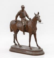 Скульптура «Жокей на лошади»