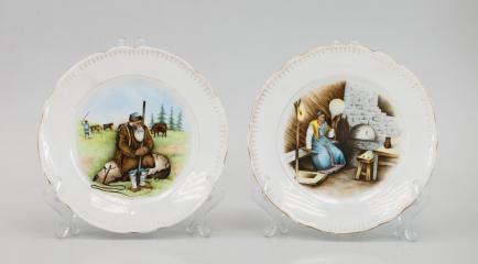 Две пирожковых тарелки с русскими сюжетами "Пастух" и "Пряха".