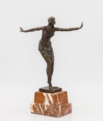 Скульптура «Танцовщица» на мраморном основании