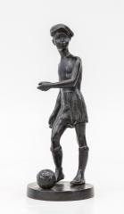 Скульптура «Юный футболист»