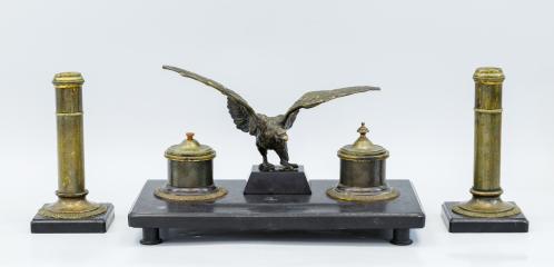 Письменный прибор с литой фигурой орла и двумя подсвечниками