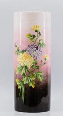 Напольная ваза с изображением хризантем