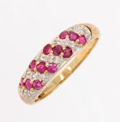 Кольцо с бриллиантами и рубинами