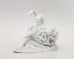 Скульптура «Балерина Г. С. Уланова в концертном номере «Умирающий лебедь» К. Сен-Санса»