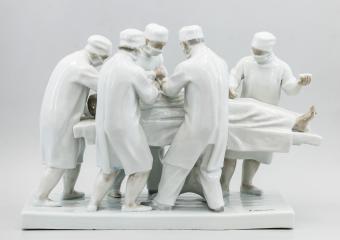 Скульптурная композиция «За жизнь» («В операционной»)