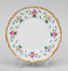Тарелка с изображением белых и розовых цветов по борту