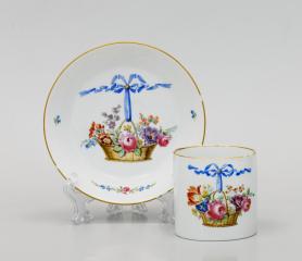 Чайная пара с изображением корзины с цветами