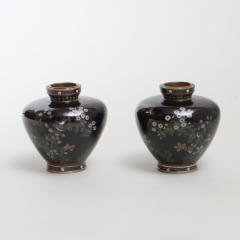 Парные эмалевые вазочки с изображением воробьев и хризантем