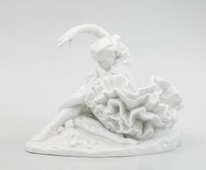 Скульптура «Галина Уланова в концертном номере «Умирающий лебедь»