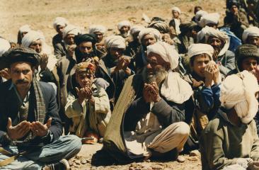 Фотография "Афганистан. В кишлаке оппозиции. Перед дискуссией."