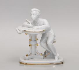 Скульптура «Юный Пушкин за столом»