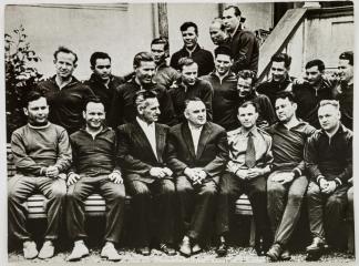 Групповая фотография с конструктором С. Королевым, космонавтами Ю. Гагариным и П. Леоновым и др.