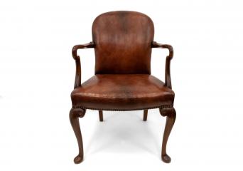 Кресло кожаное викторианской эпохи