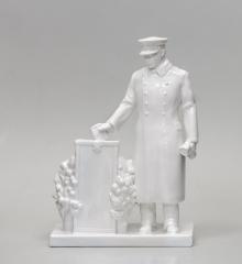 Скульптурная композиция «И.В. Сталин голосует».