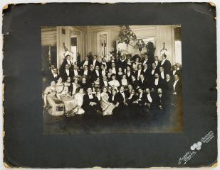 Большая групповая фотография солистов оперной труппы Мариинского театра на юбилее О.О. Палечека.