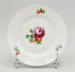 Тарелка с роспись цветами