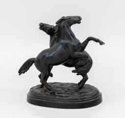 Скульптура «Лошади на воле»