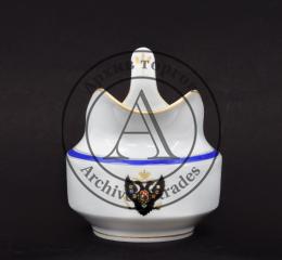 Молочник из сервиза «С гербом, голубой полосой и золотым узким рантом» Царскосельского дворца