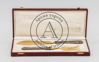 Сервировочные вилки и нож в оригинальной коробке