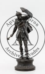 Скульптура «Рыцарь с щитом и булавой»