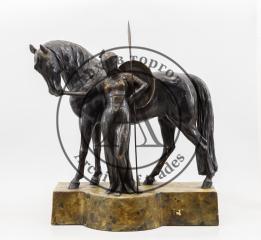 Скульптурная композиция «Валькирия с лошадью»