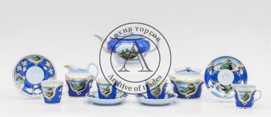 Чайный сервиз: чайник, сахарница, молочник и 4 чайные пары