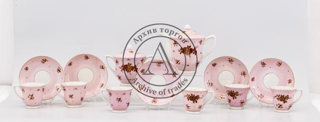 Чайный сервиз с розовым крытьем (13 предметов: кофейник, сахарница, 6 чашек, 5 блюдец)