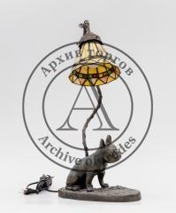 Лампа настольная со скульптурным изображением бульдога