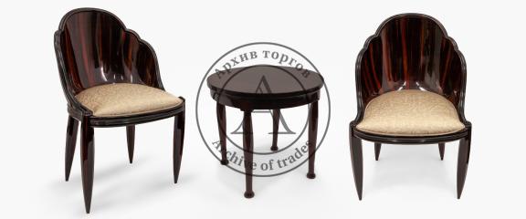 Два кресла с фанеровкой эбеновым деревом и круглый столик с яхты «Либерте»