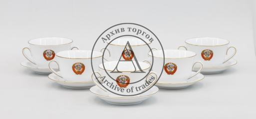 6 суповых чашек с блюдцами из Кремлевского сервиза с декором первого образца создания сервиза