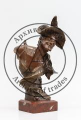 Скульптура «Девушка с вишнями»