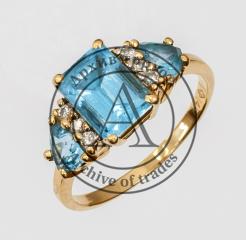 Кольцо с бриллиантами и топазами