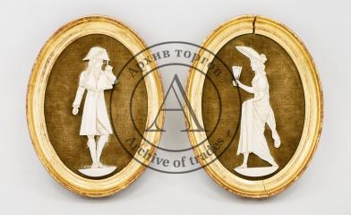 Парные медальоны с профильным изображением "Кавалера" и "Дамы" на кости