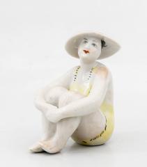 Скульптура «Женщина в шляпе»