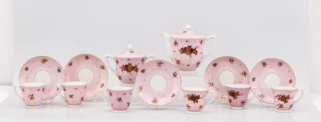 Чайный сервиз с розовым крытьем (13 предметов: кофейник, сахарница, 6 чашек, 5 блюдец)